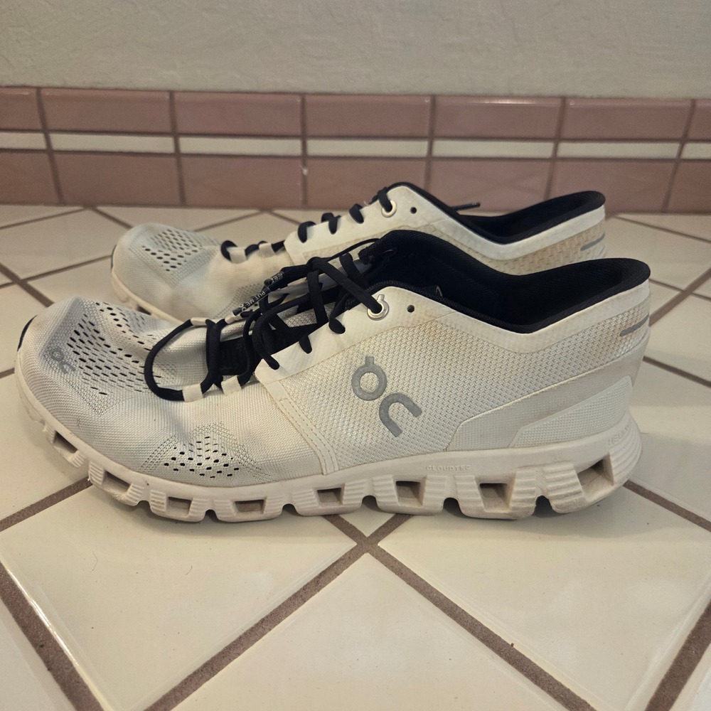 On Running Cloud X Womens 10 White Black Mesh Training Shoes 40.99702